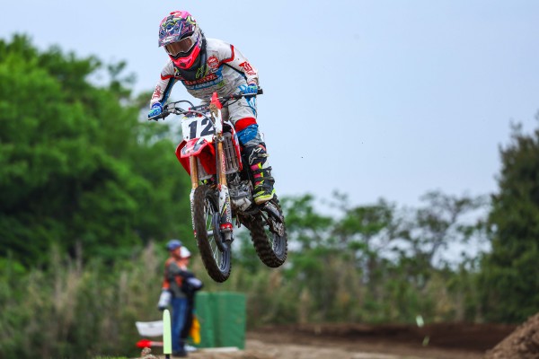 LMX #12 山﨑 琴乃