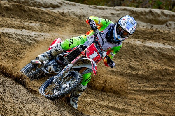 LMX #1 川井麻央のサムネイル